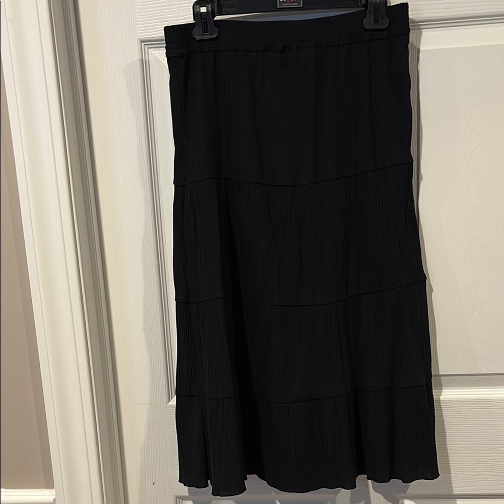 Sag Harbor Black Tiered Midi Skirt with Drawstring - Picture 3 of 6